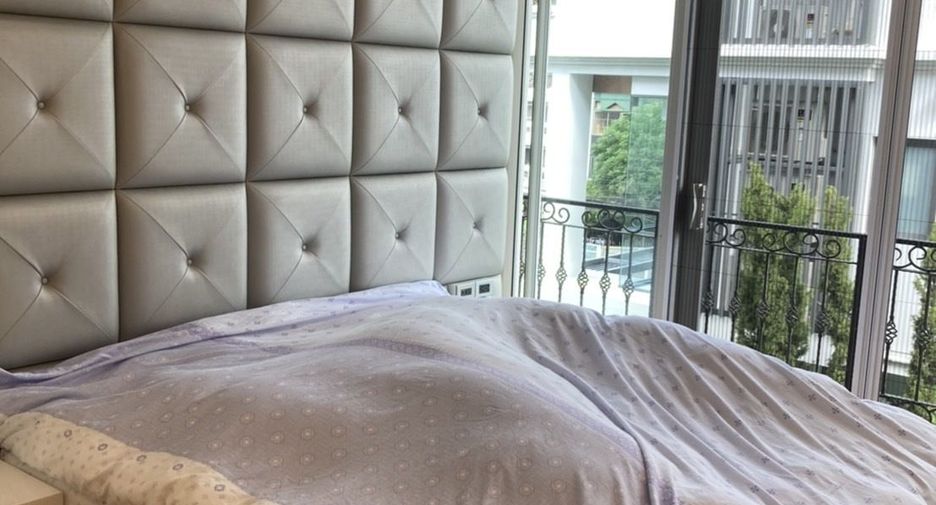 For sale and for rent 3 bedrooms townhouse in Watthana, Bangkok
