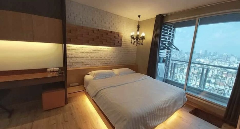 For sale 1 bed condo in Huai Khwang, Bangkok