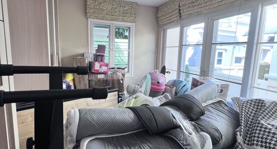 For rent 3 bedrooms house in Mueang Samut Prakan, Samut Prakan