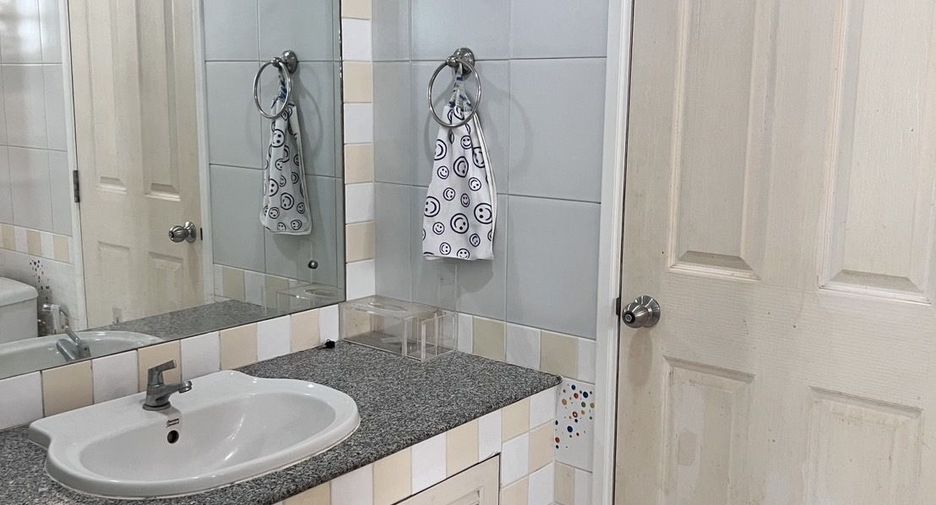 For rent 3 bedrooms house in Mueang Samut Prakan, Samut Prakan