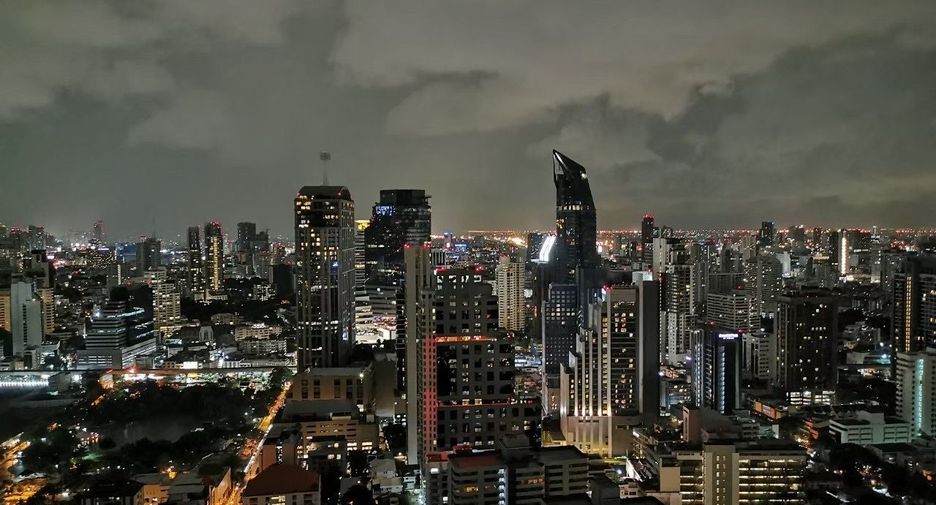 For rent 2 bedrooms condo in Khlong Toei, Bangkok