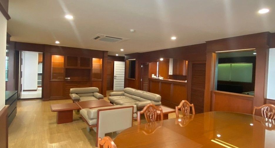 For rent 3 bedrooms condo in Watthana, Bangkok