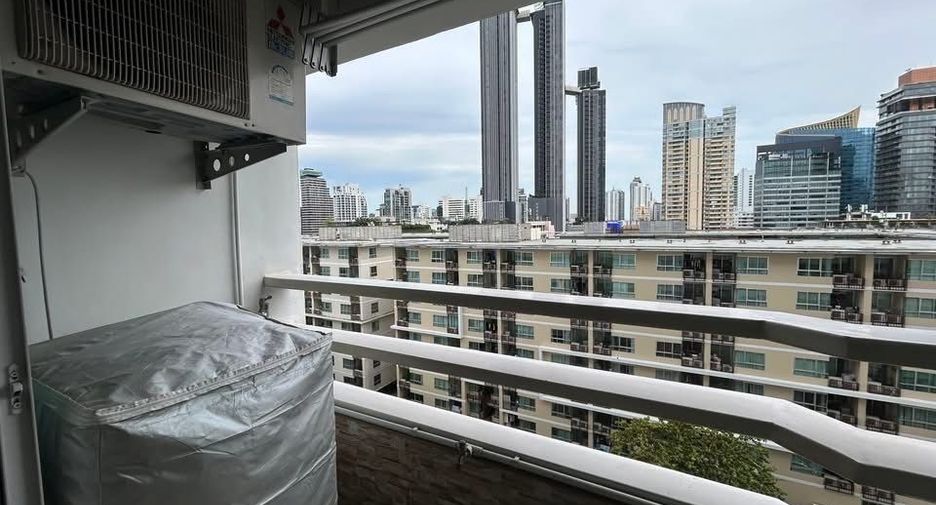 For rent 2 bedrooms condo in Watthana, Bangkok