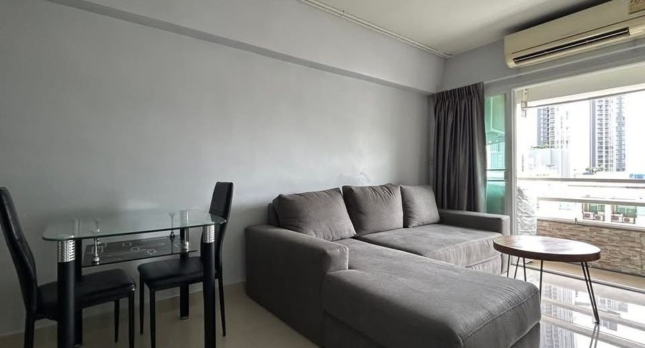 For rent 2 bedrooms condo in Watthana, Bangkok