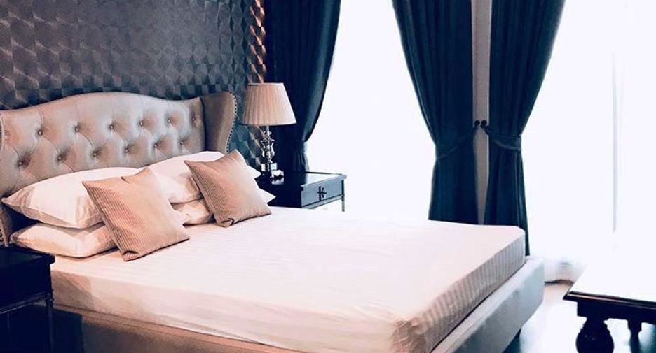 For rent 2 bedrooms condo in Pathum Wan, Bangkok