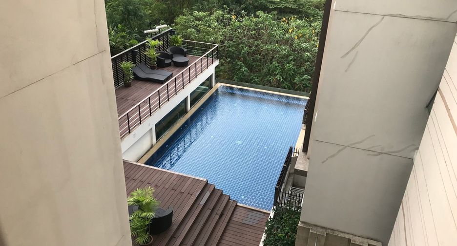 For rent 1 bed condo in Phra Khanong, Bangkok