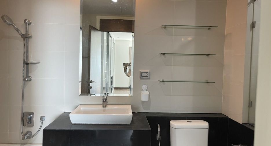 For sale and for rent 2 bedrooms condo in Yan Nawa, Bangkok
