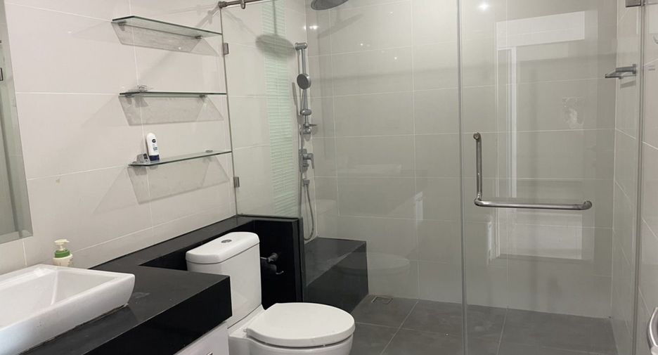 For sale and for rent 2 bedrooms condo in Yan Nawa, Bangkok