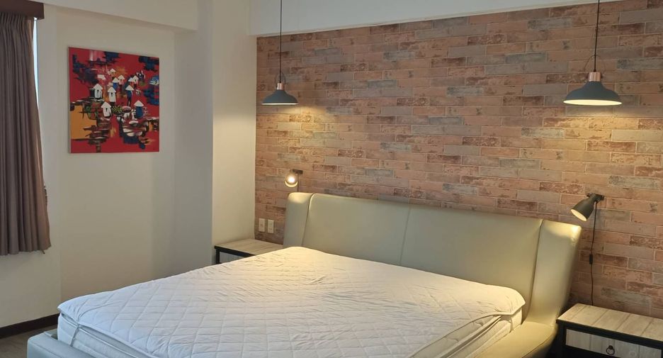 Condo en alquiler de 3 habitaciones en Khlong Toei, Bangkok