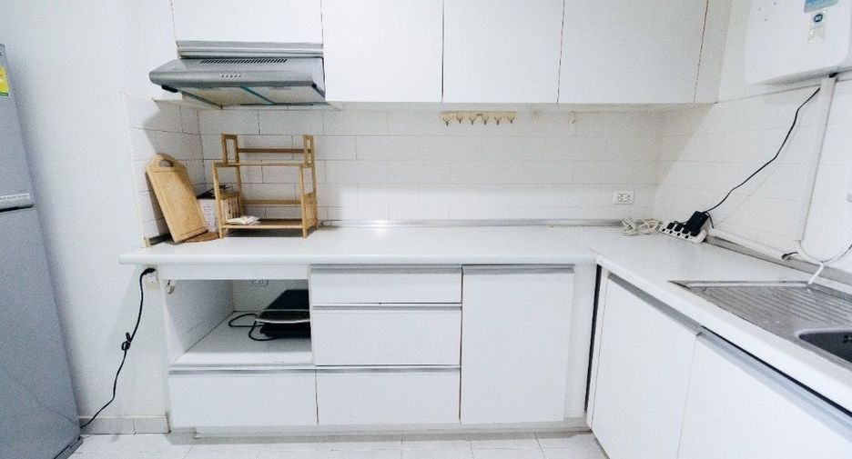Wohnung zur Miete mit 2 Zimmer in Huai Khwang, Bangkok