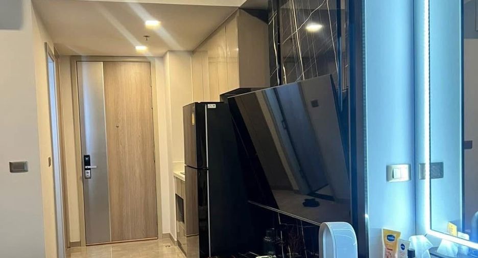 À louer studio condo à Huai Khwang, Bangkok