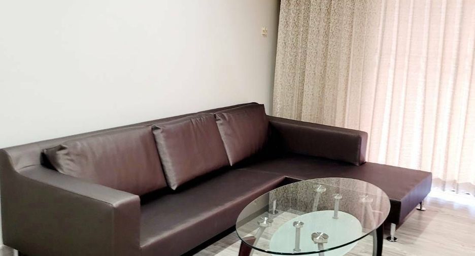 For rent 2 bedrooms condo in Huai Khwang, Bangkok