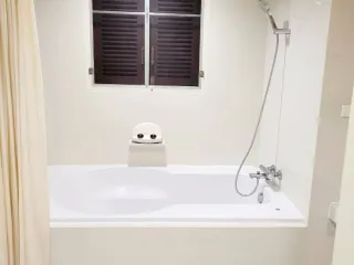 For rent 2 bedrooms condo in Huai Khwang, Bangkok