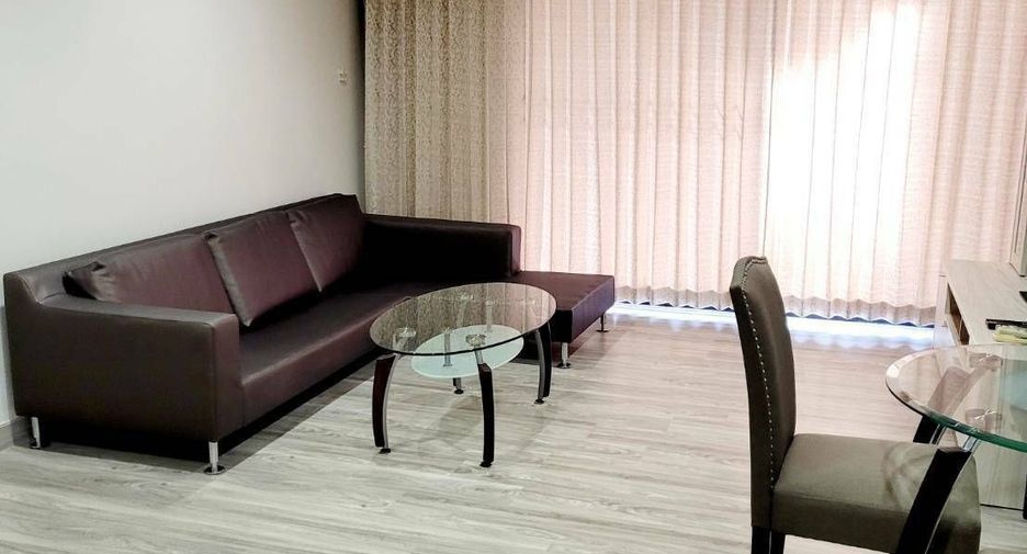 For rent 2 bedrooms condo in Huai Khwang, Bangkok