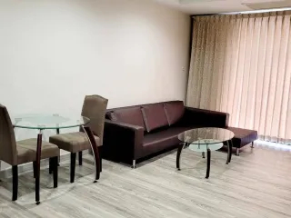 For rent 2 bedrooms condo in Huai Khwang, Bangkok