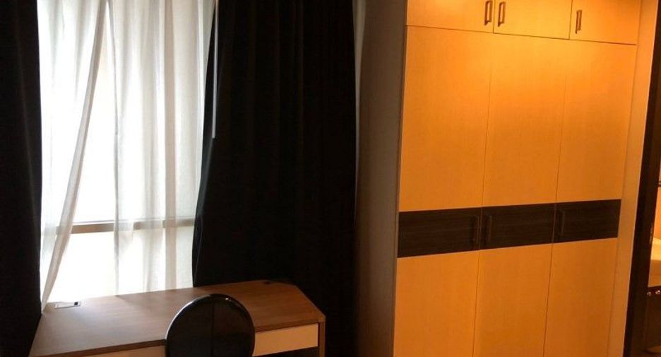 For rent 2 bedrooms condo in Pathum Wan, Bangkok