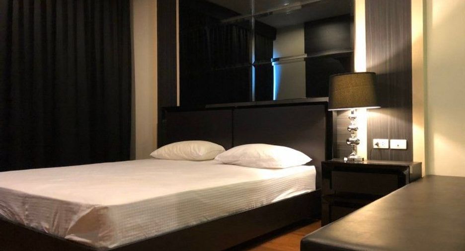 For rent 2 bedrooms condo in Pathum Wan, Bangkok