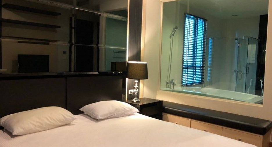 For rent 2 bedrooms condo in Pathum Wan, Bangkok