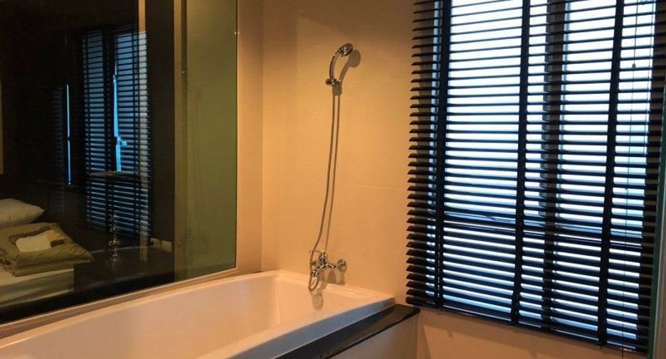 For rent 2 bedrooms condo in Pathum Wan, Bangkok
