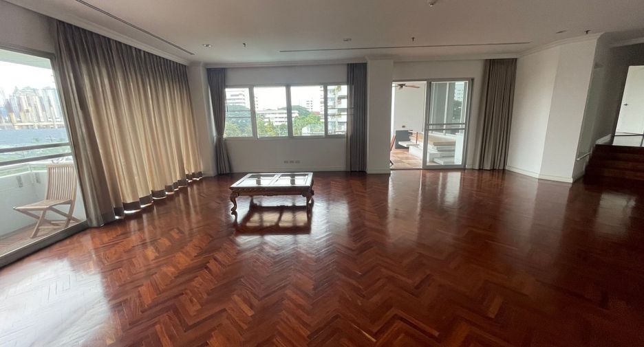 For rent 4 bedrooms condo in Sathon, Bangkok