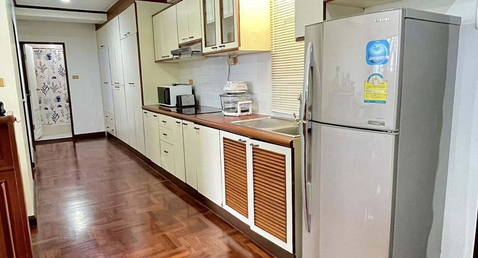 For rent 2 bedrooms condo in Khlong Toei, Bangkok