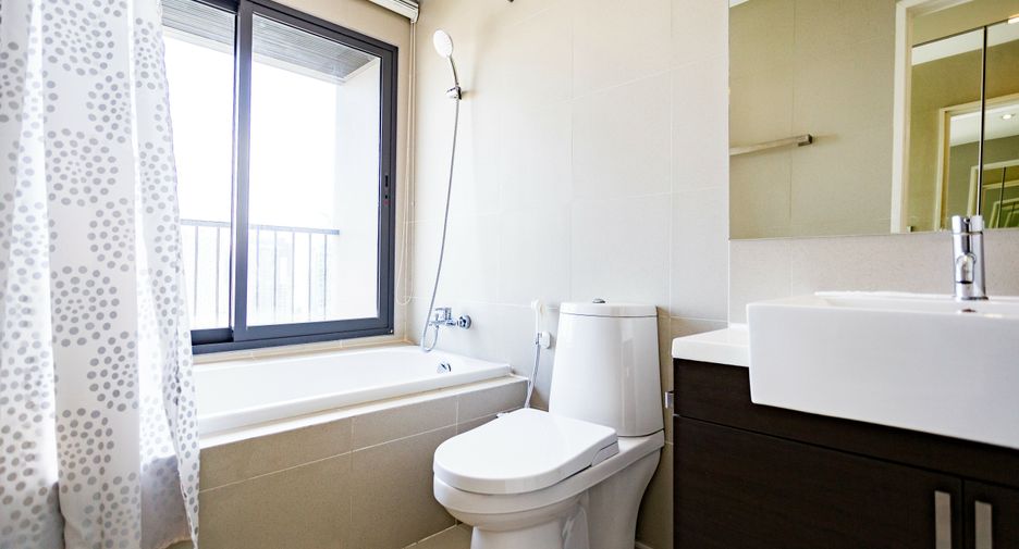 Condo en alquiler de 1 habitaciones en Khlong Toei, Bangkok