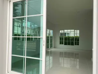 出售 和 出租 4 卧室 独立屋 在 Bang Khen, 曼谷