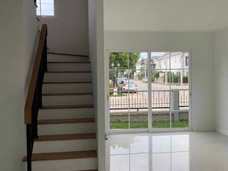 出售 和 出租 4 卧室 独立屋 在 Bang Khen, 曼谷