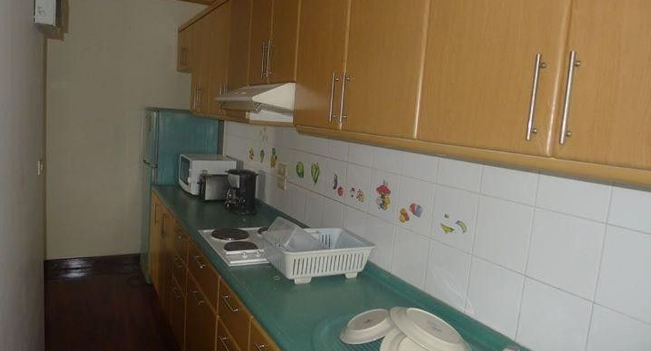 For rent 3 bedrooms condo in Pathum Wan, Bangkok