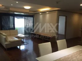 Condo en alquiler de 3 habitaciones en Watthana, Bangkok