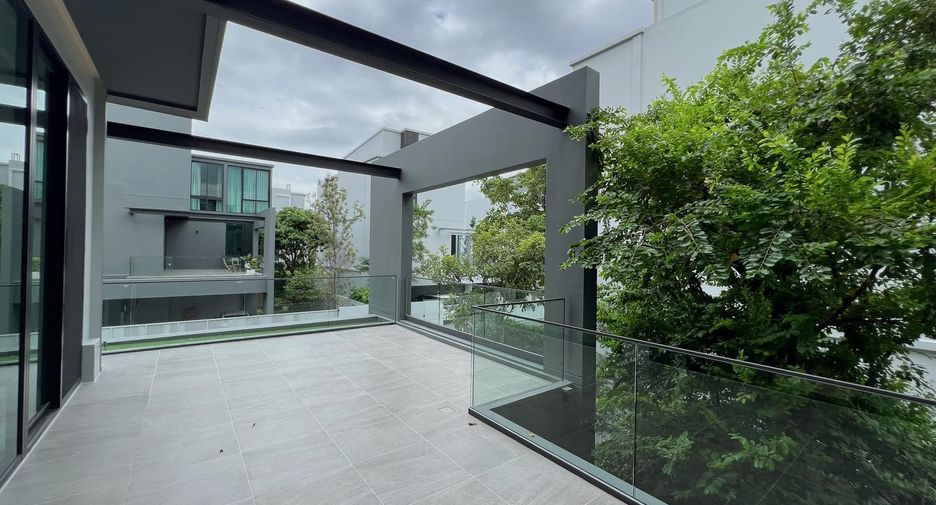 For sale 4 bedrooms house in Saphan Sung, Bangkok