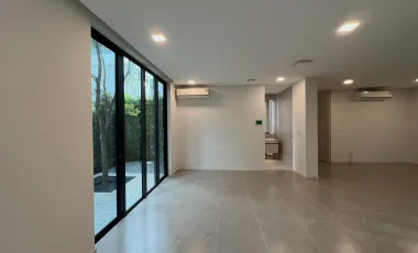 Haus zum Kauf mit 4 Zimmer in Saphan Sung, Bangkok