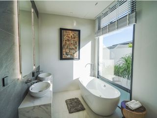 For rent 3 bedrooms villa in Mueang Phuket, Phuket