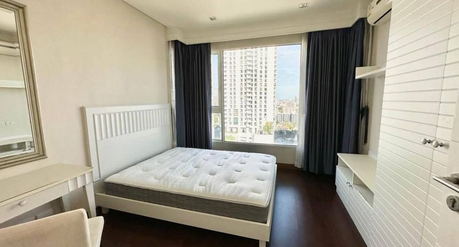 For rent 2 bedrooms condo in Watthana, Bangkok