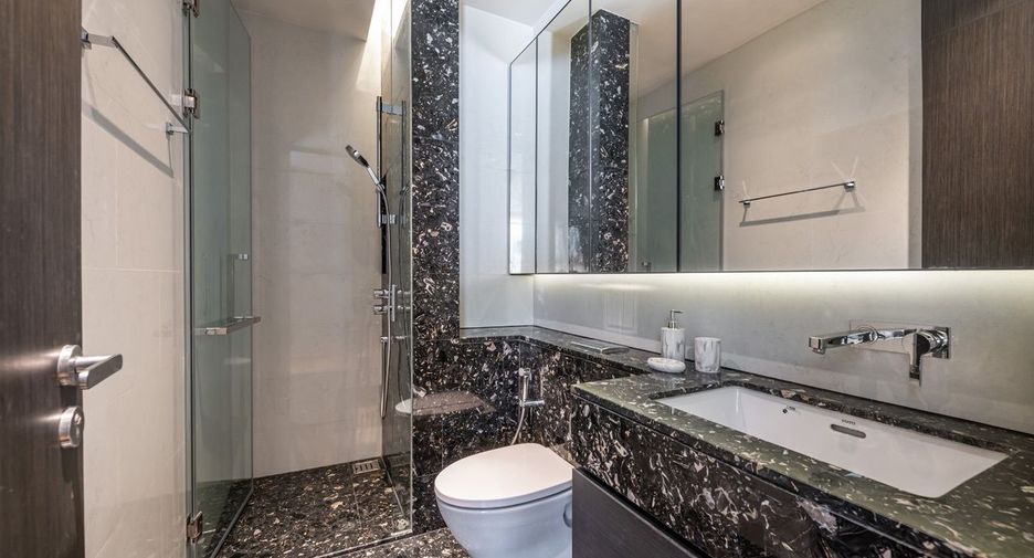 For sale and for rent 2 bedrooms condo in Khlong Toei, Bangkok