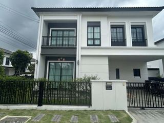 For rent 4 bedrooms house in Khlong Sam Wa, Bangkok