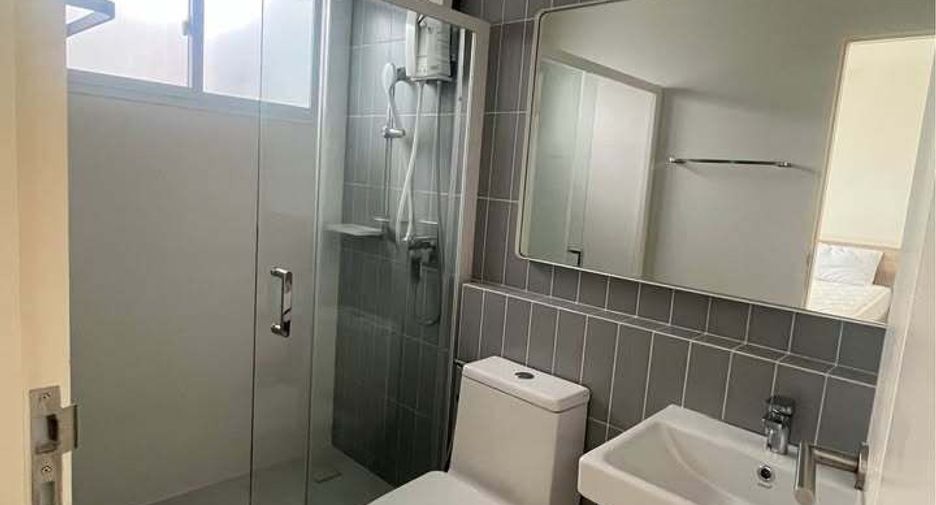 For rent 3 bedrooms townhouse in Prawet, Bangkok