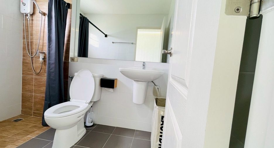 Haus zur Miete mit 3 Zimmer in Bang Phli, Samut Prakan