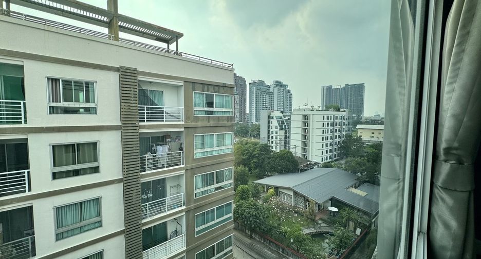 For sale 1 bed condo in Mueang Samut Prakan, Samut Prakan