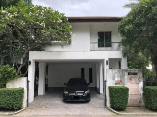 Haus zum Kauf mit 4 Zimmer in Chom Thong, Bangkok