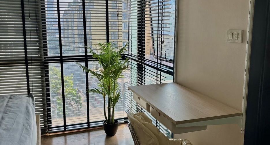 For rent 1 bed condo in Khlong Toei, Bangkok