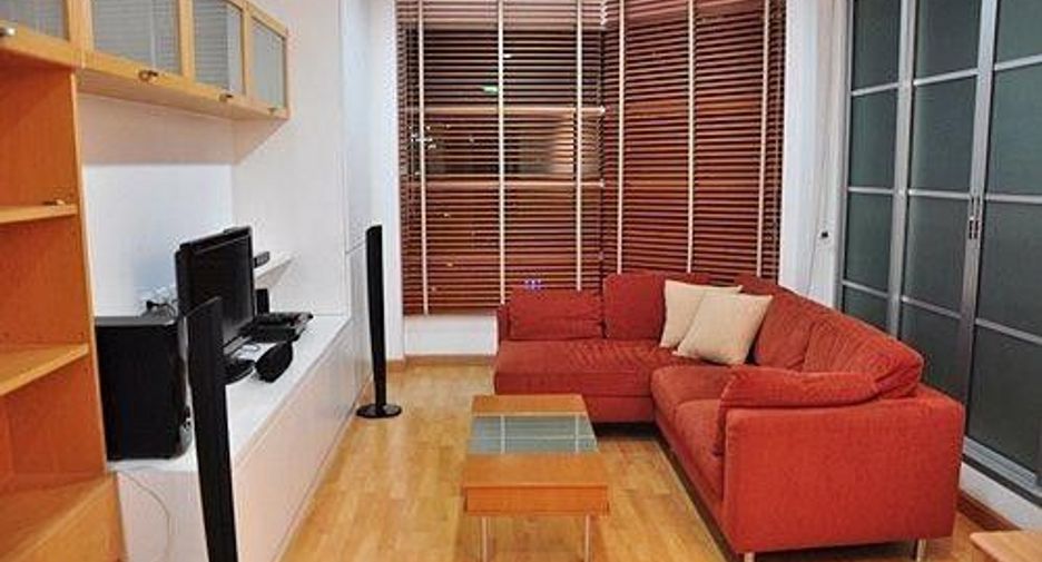 For rent 2 bedrooms condo in Khlong Toei, Bangkok