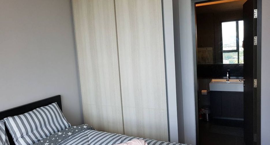 For sale 1 bed condo in Khlong Toei, Bangkok