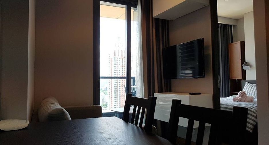For sale 1 bed condo in Khlong Toei, Bangkok