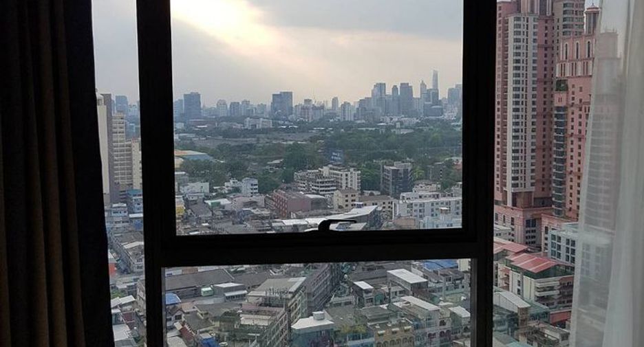 For sale 1 bed condo in Khlong Toei, Bangkok