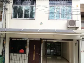 Reihenhaus zur Miete mit 4 Zimmer in Khlong Toei, Bangkok