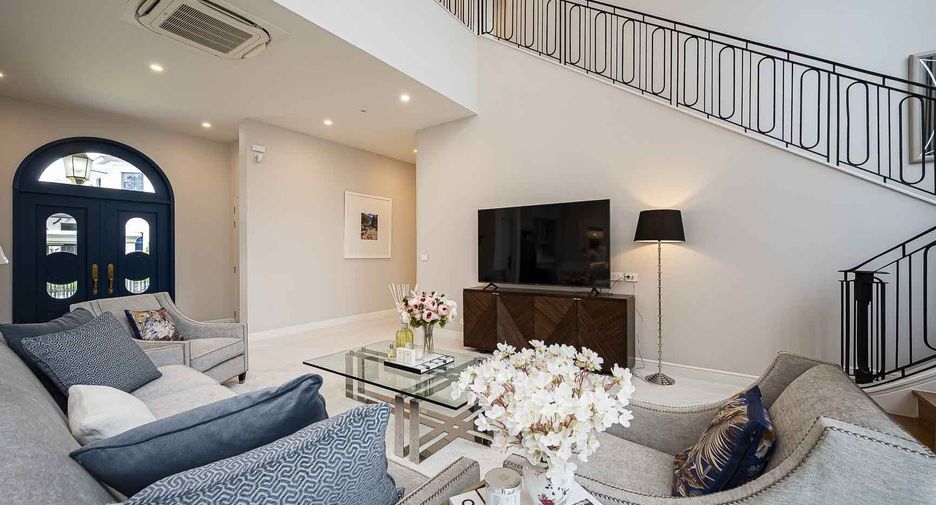 For sale and for rent 4 bedrooms house in Bang Kapi, Bangkok
