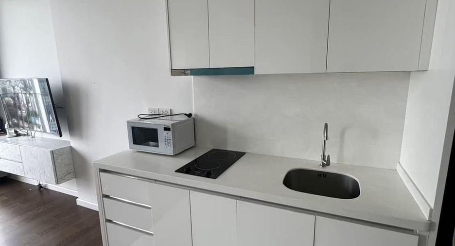 For rent studio condo in Sathon, Bangkok