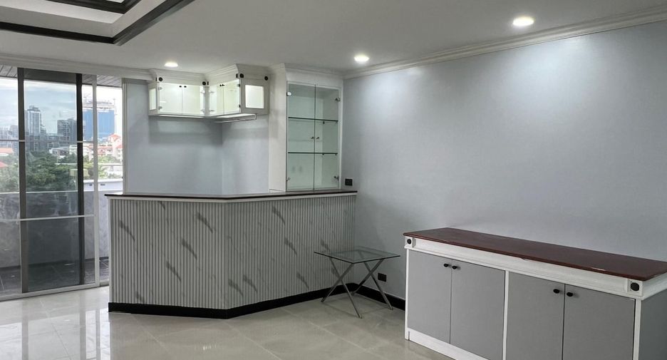 ขาย 4 ห้องนอน คอนโด ใน วัฒนา, กรุงเทพฯ