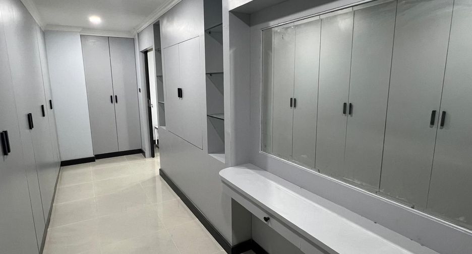 ขาย 4 ห้องนอน คอนโด ใน วัฒนา, กรุงเทพฯ